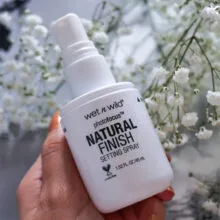اسپری تثبیت کننده آرایش وت اند وایلد مدل Natural Finish حجم 45 میلی لیتر