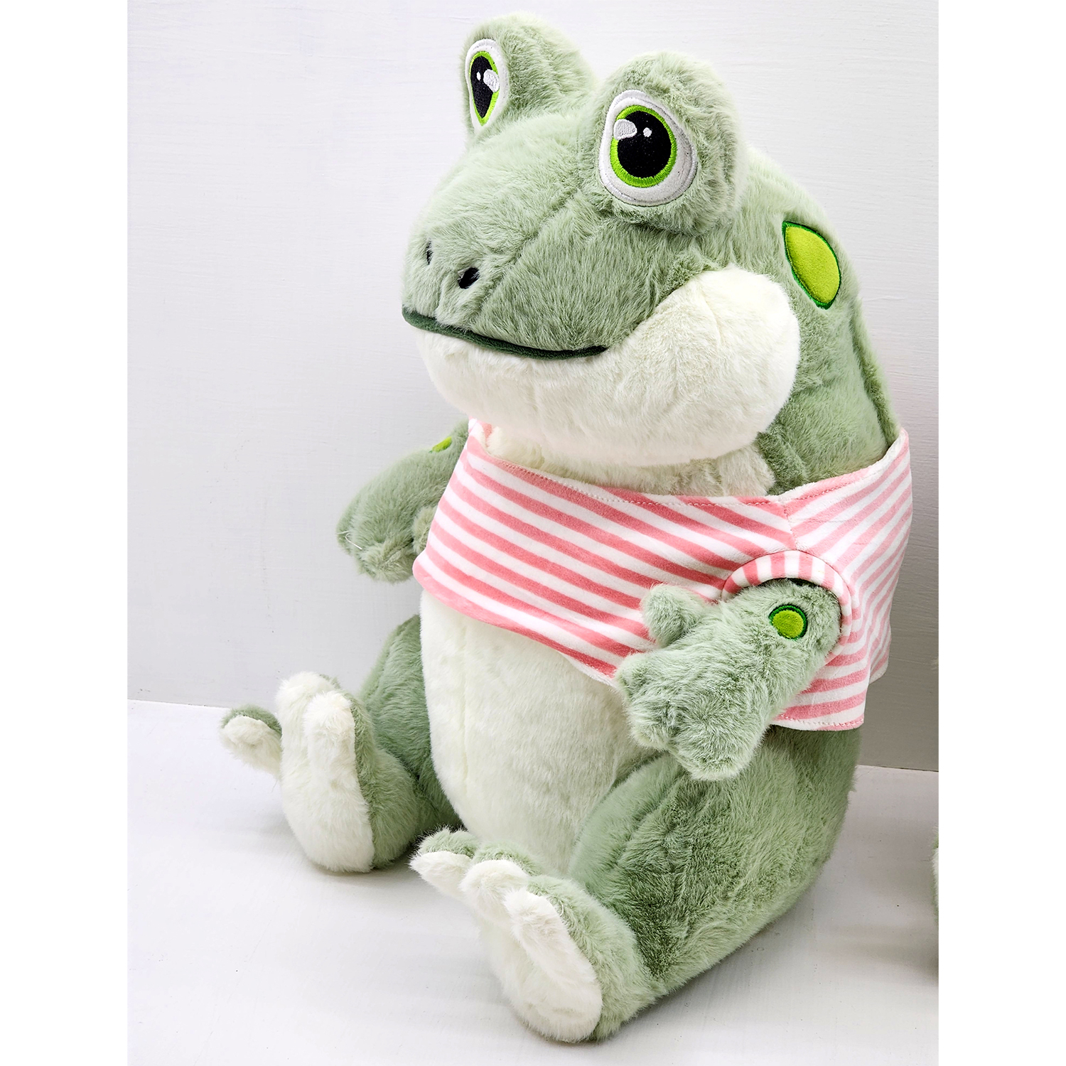 عروسک ناب سل مدل قورباغه چشم درشت ارتفاع 45 سانتی متر