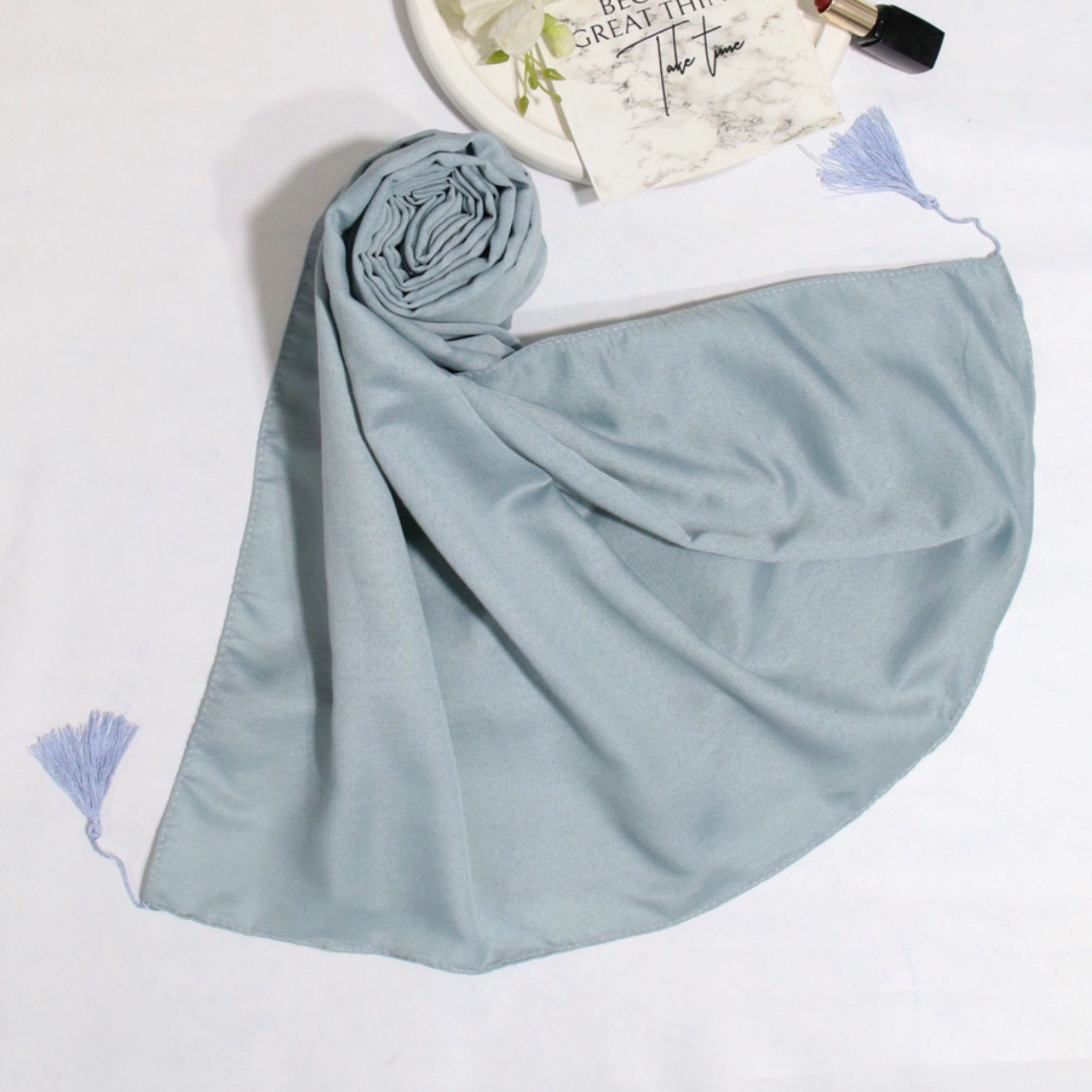 شال زنانه آنالیا مدل نخی ساده منگوله دار کد a-9610