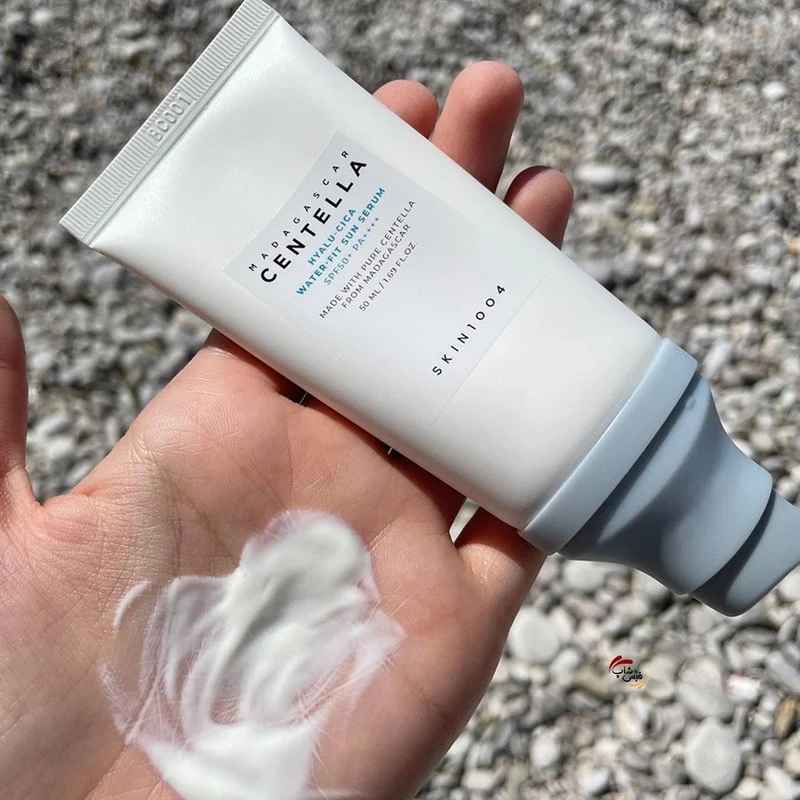 کرم ضد آفتاب بدون رنگ سنتلا، 50 SPF، مدل 1004، مناسب پوست حساس، نرمال و خشک و حجم 50 میلی‌لیتر، محافظت کننده در برابر اشعه UVA و UVB، بدون تست حیوانی، ++++PA، آبرسان، ضد التهاب، با ماندگاری 3 ساعته