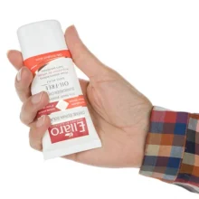 کرم ضد آفتاب الارو مدل Oil Free تحت لیسانس حجم 40 میلی لیتر