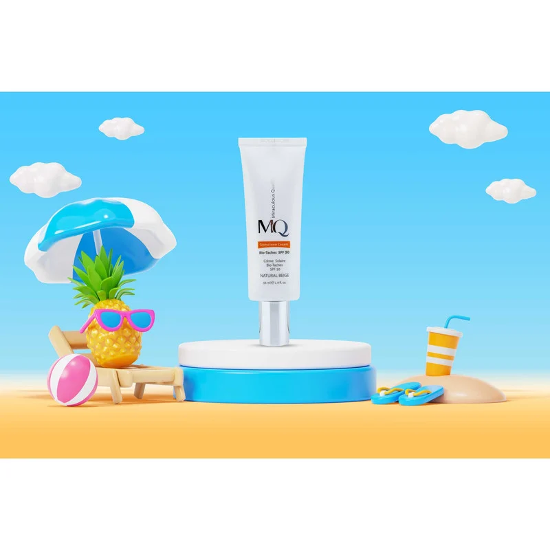 کرم ضدآفتاب رنگی ام کیو SPF50 مدل NATURAL BEIGE BIO TACHES مناسب انواع پوست، حجم 55 میلی‌لیتر