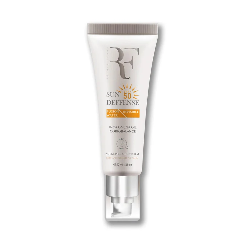 کرم ضد آفتاب بدون رنگ آر.اف رویال فم SPF50 مدل Fusion water مناسب برای پوست چرب و مختلط حجم 50 میلی لیتر