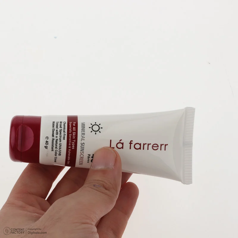 کرم ضد آفتاب رنگی لافارر SPF 40 مدل مینرال حاوی محافظ UVA و UVB و PA+++ ‌مناسب انواع پوست حجم 40 میلی‌لیتر