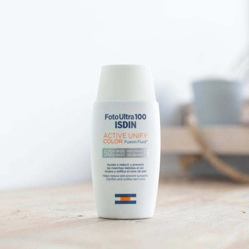 فلوئید ضد آفتاب رنگی ایزدین SPF50 مدل ACTIVE UNIFY محافظ UVA ،UVB، ضد آب، مناسب انواع پوست حجم 50 میلی‌لیتر