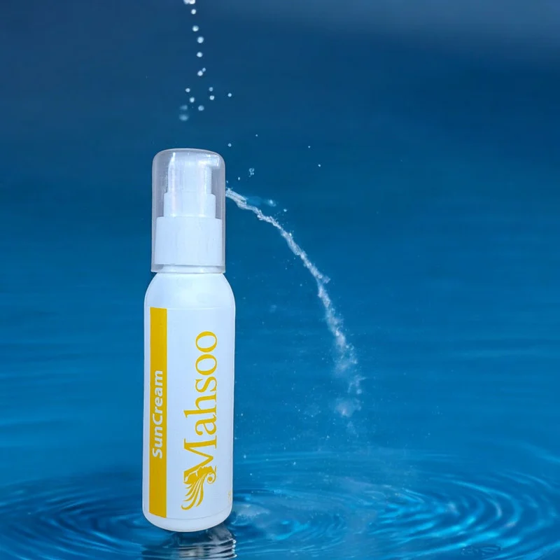 کرم ضد آفتاب بدون رنگ ماه سو SPF 50 مدل M0005 مناسب انواع پوست حجم 50 میلی لیتر