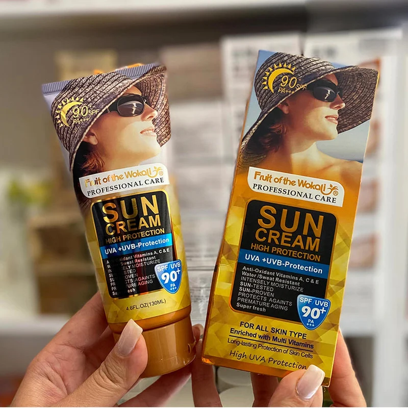 کرم ضدآفتاب بدون رنگ وکالی SPF90 مدل 01 مناسب برای انواع پوست‌ها، حجم 130 میلی‌لیتر