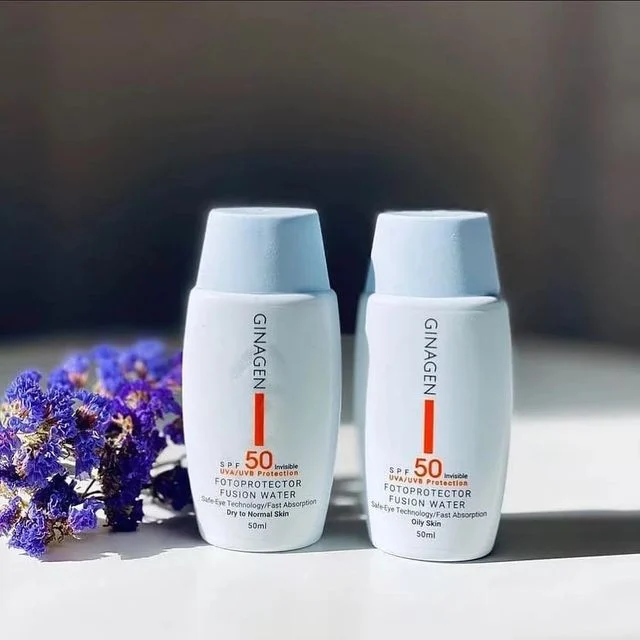 کرم ضدآفتاب بی‌رنگ ژیناژن مدل SPF50، مناسب پوست‌های چرب، حجم 50 میلی‌لیتر