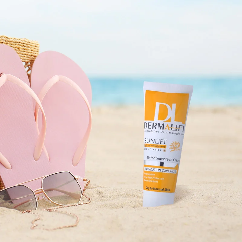 کرم ضد آفتاب رنگی درمالیفت، SPF50، مدل سانلیفت، مناسب پوست خشک و معمولی تنالیته رنگ روشن و حجم 40 میلی‌لیتر، محافظت کننده در برابر اشعه UVA، UVB و IR، مقاوم در برابر آب، دارای فرمولاسیون شیمیایی، با ماندگاری 3 ساعته