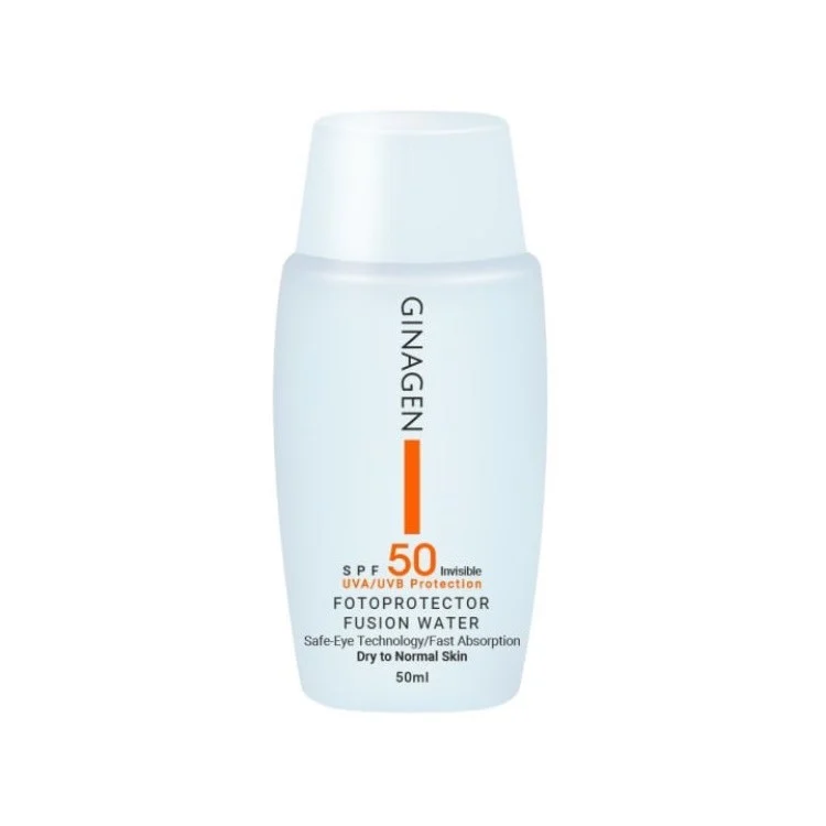 کرم ضدآفتاب بی‌رنگ ژیناژن مدل SPF50، مناسب پوست‌های معمولی و خشک، حجم 50 میلی‌لیتر